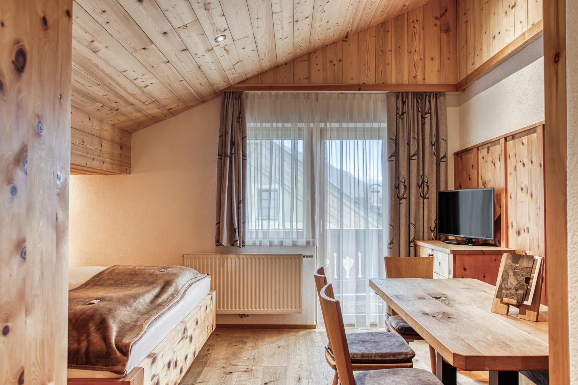 Hotel Alpenstolz Mieders Quarto foto