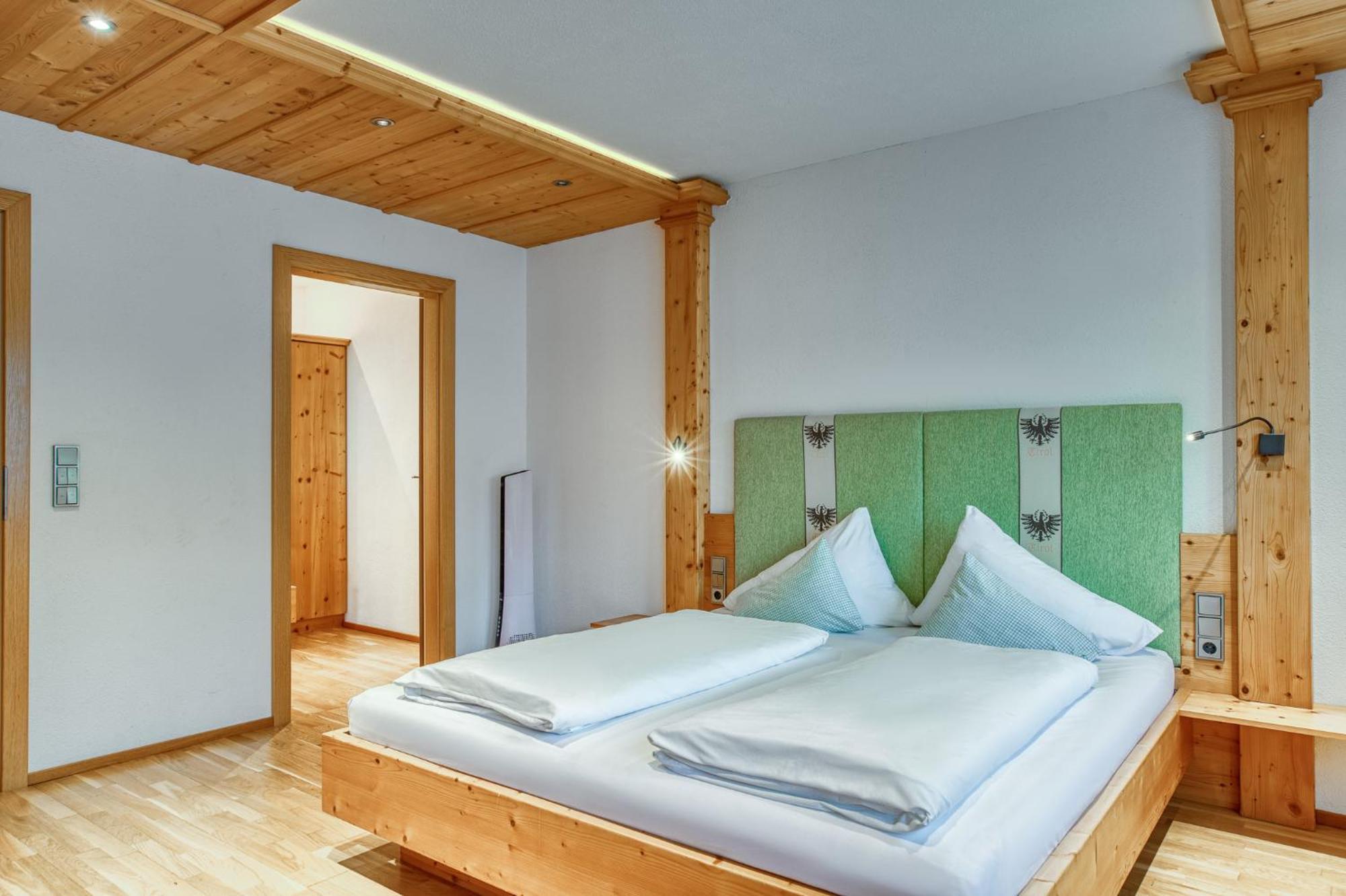 Hotel Alpenstolz Mieders Quarto foto